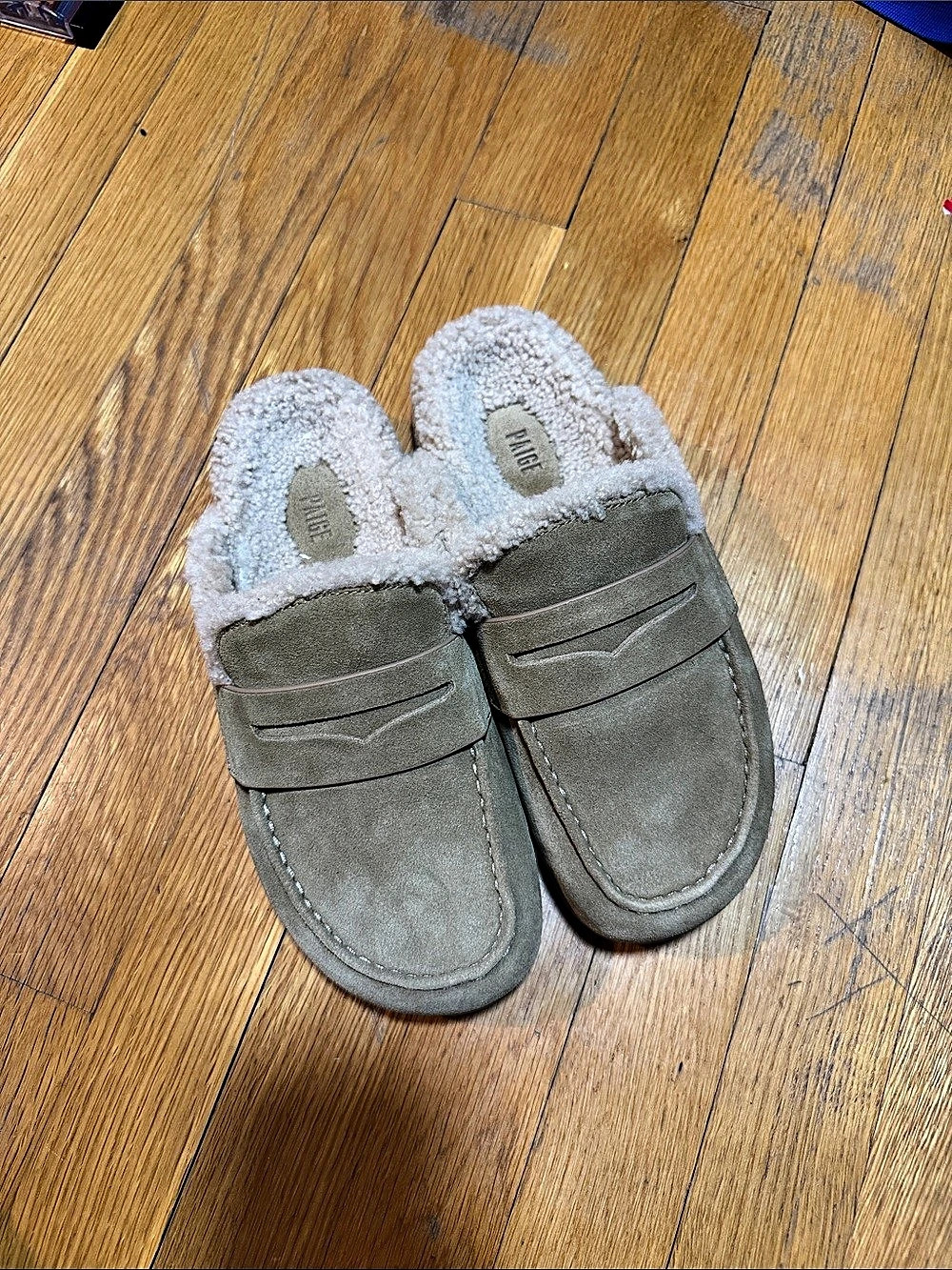 Paige Wynn Shearling Flat Shearling-Lined Slippers in Green & Cream US 8.5
